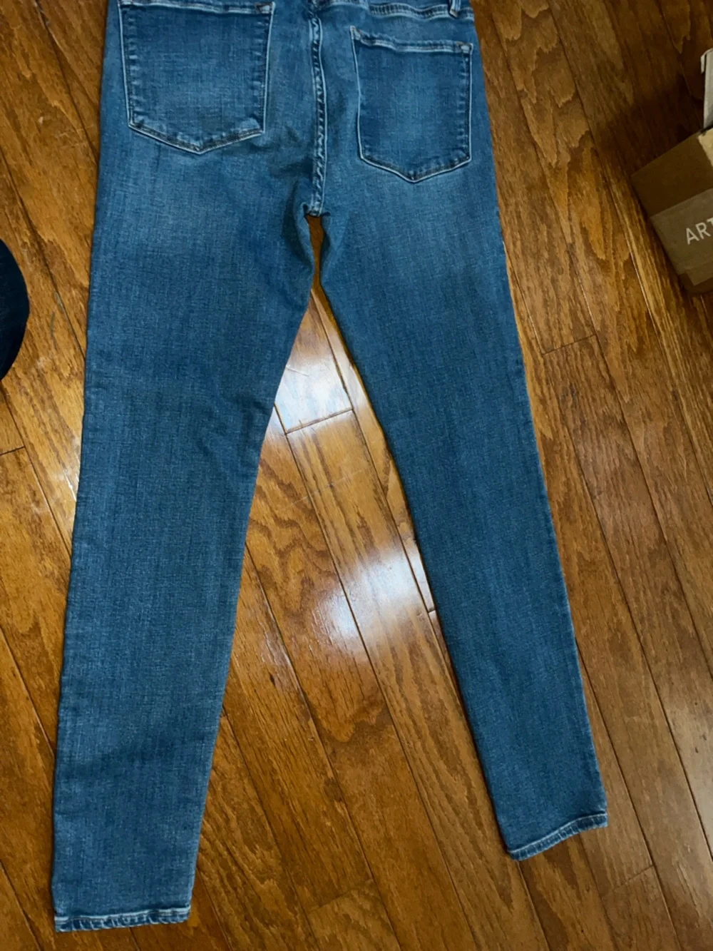 FRAME Le Skinny de Jeanne